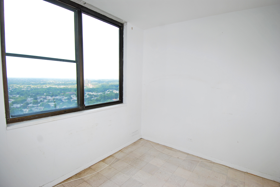 North Shore Towers Alcove Studio