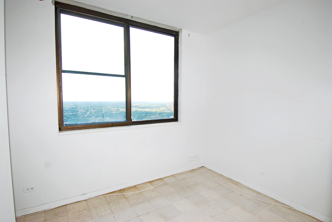 North Shore Towers Alcove Studio