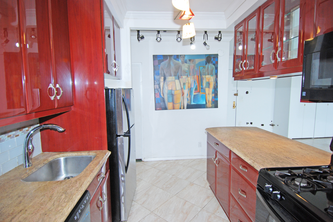 North Shore Towers Alcove Studio