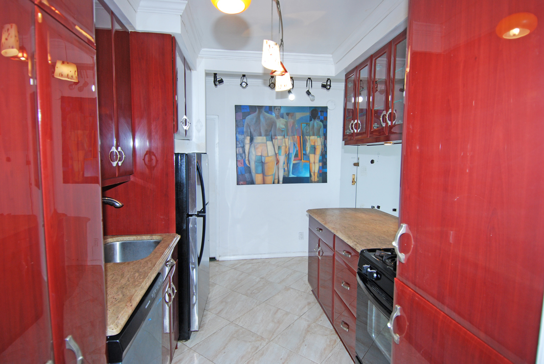 North Shore Towers Alcove Studio