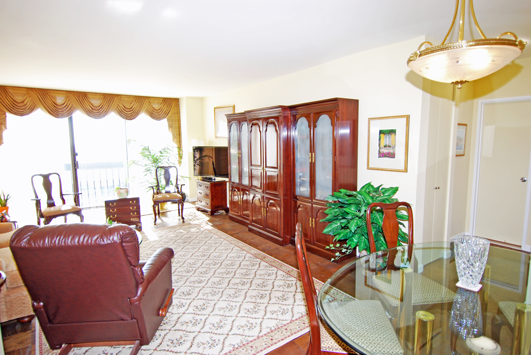 North Shore Towers Studio Apartment