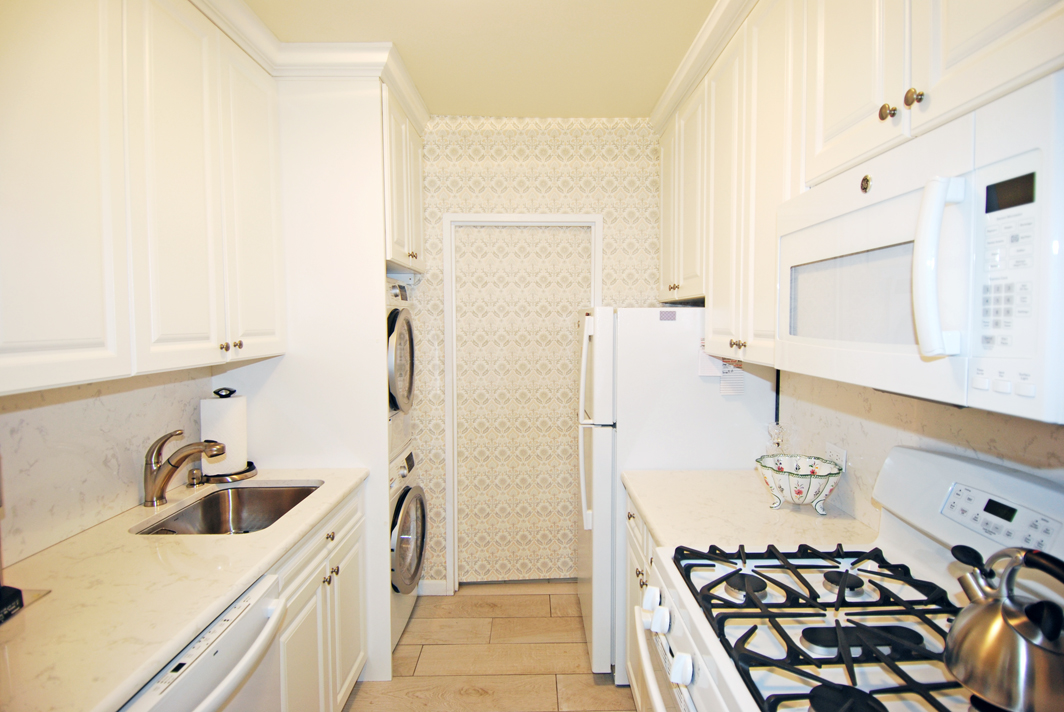 North Shore Towers Studio Apartment