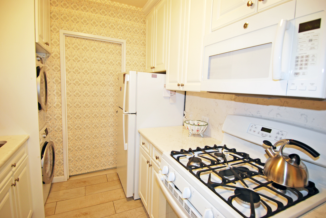 North Shore Towers Studio Apartment