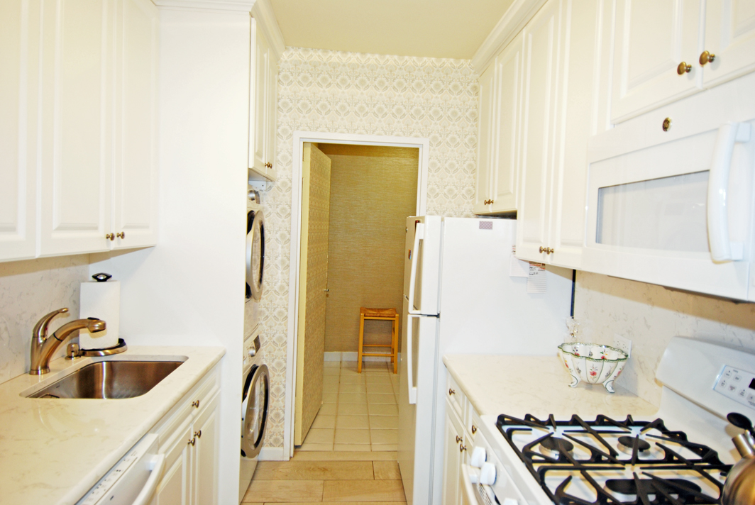 North Shore Towers Studio Apartment