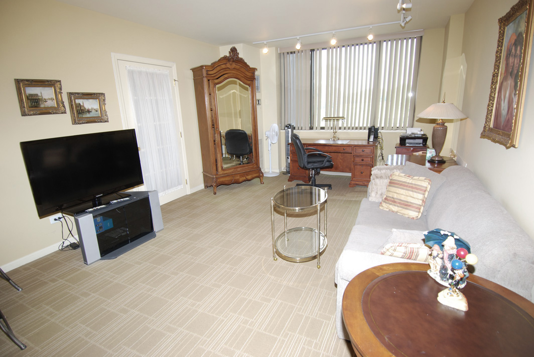 North Shore Towers Studio Apartment