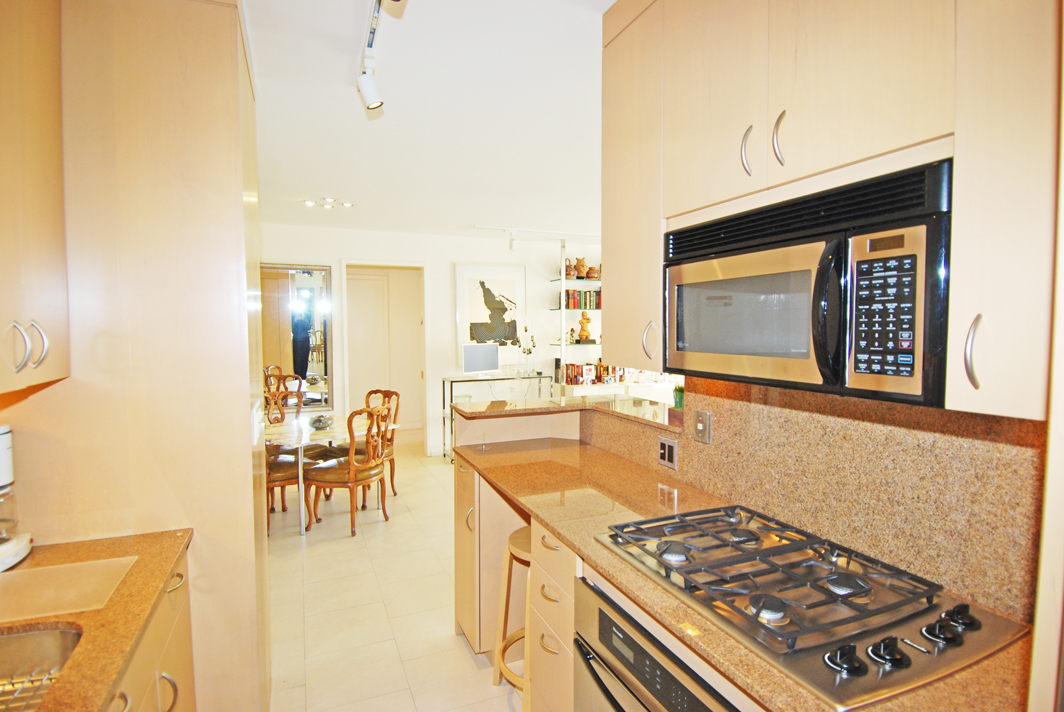 North Shore Towers 1 Bedroom Apartment