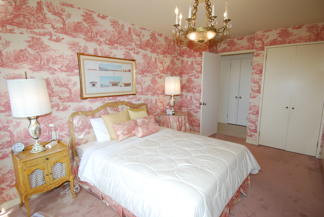 North Shore Towers 1 Bedroom Apartment