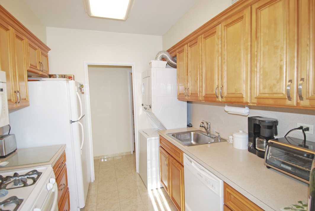 North Shore Towers Studio Apartment