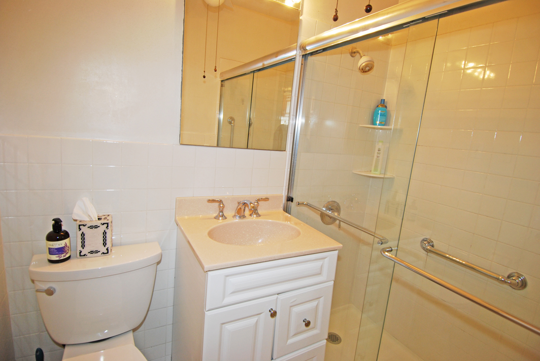 North Shore Towers Studio Apartment