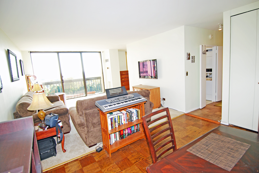 North Shore Towers 1 Bedroom Apartment