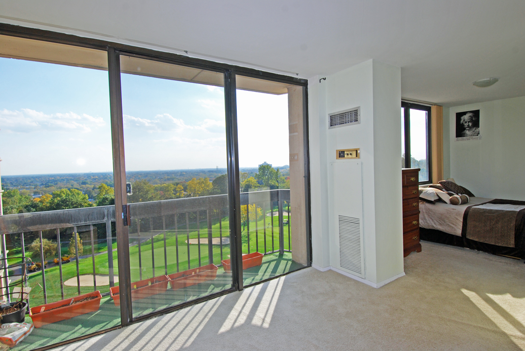 North Shore Towers Apartment