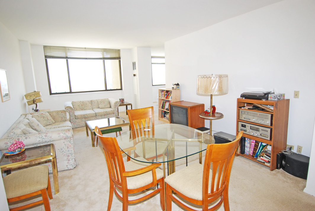 North Shore Towers Alcove Studio