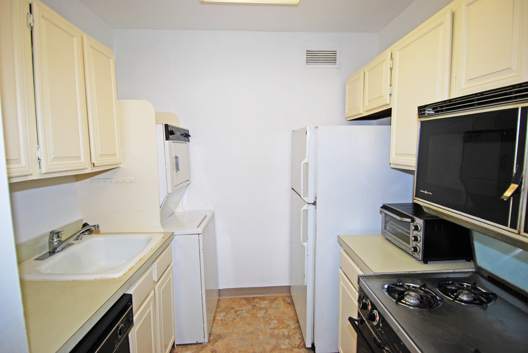 North Shore Towers Alcove Studio