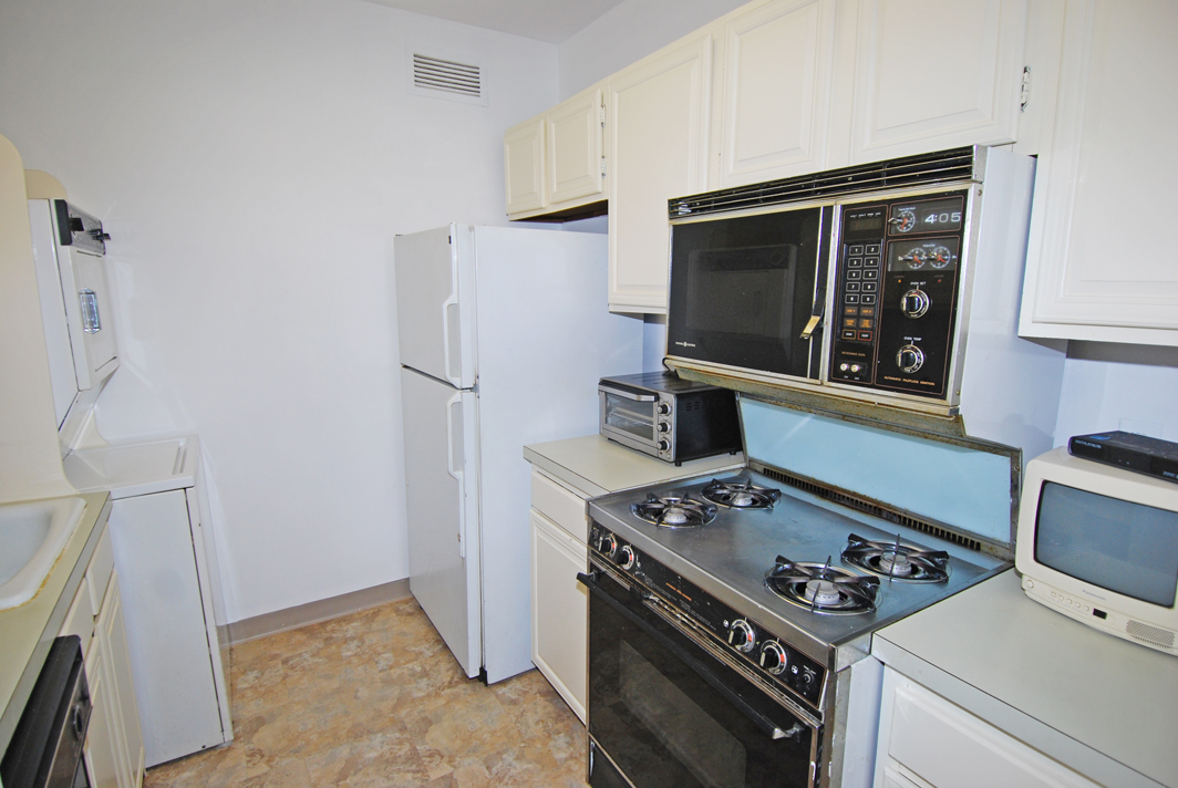 North Shore Towers Alcove Studio