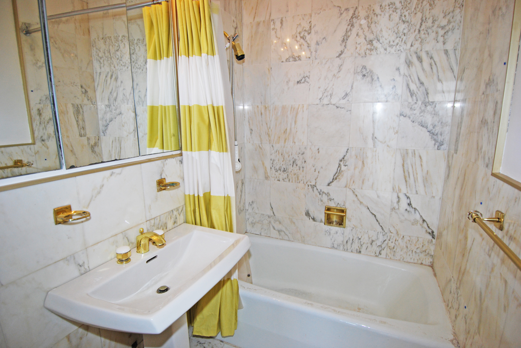 North Shore Towers Alcove Studio