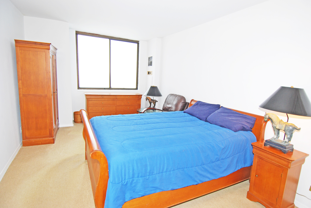 North Shore Towers 1 Bedroom Apartment