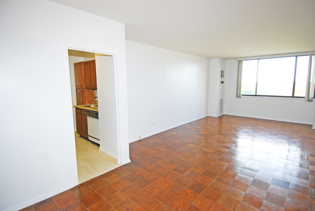 North Shore Towers 1 Bedroom Apartment