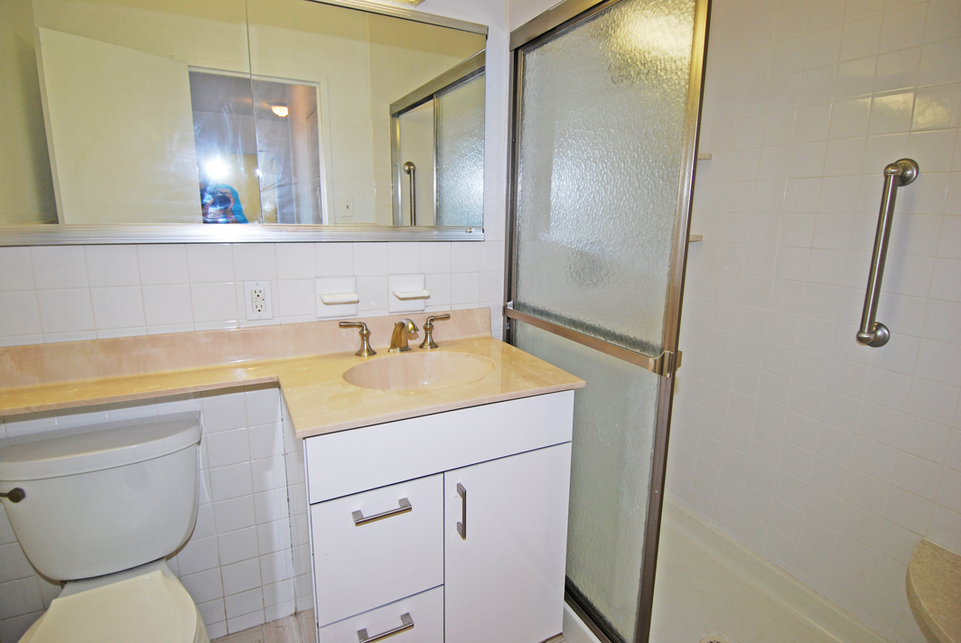 North Shore Towers 1 Bedroom Apartment