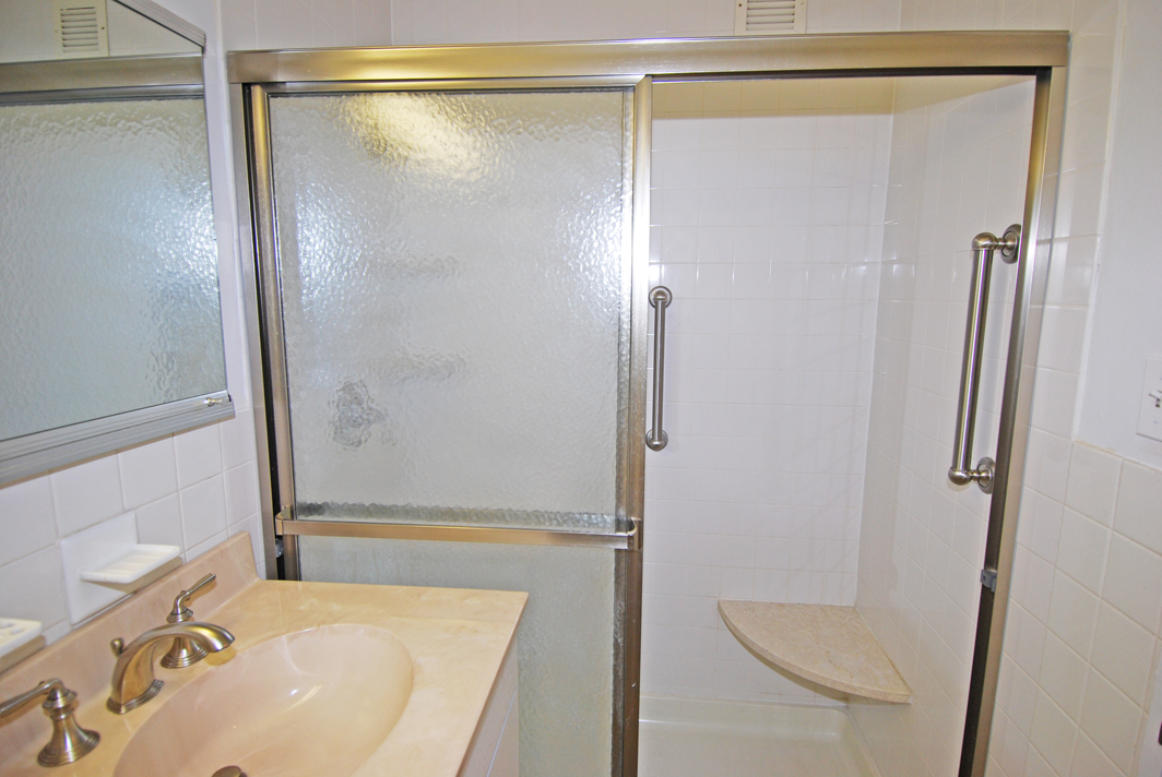 North Shore Towers 1 Bedroom Apartment