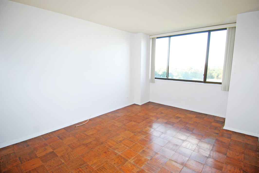 North Shore Towers 1 Bedroom Apartment