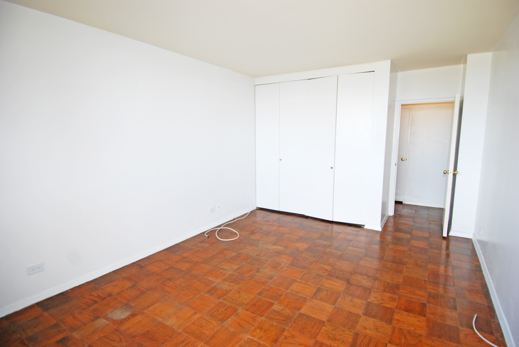 North Shore Towers 1 Bedroom Apartment