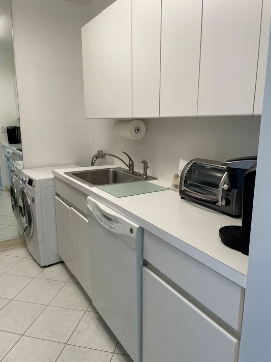 North Shore Towers Studio Apartment