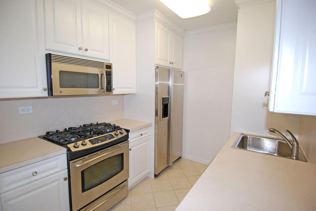 North Shore Towers 1 bedroom   Apartment