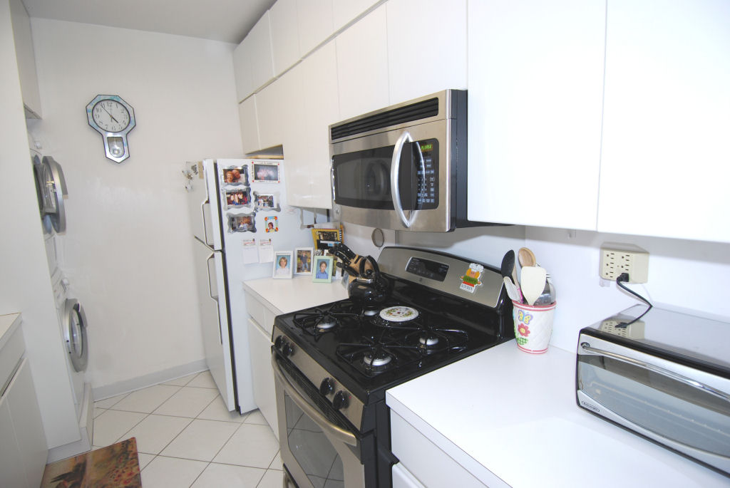 North Shore Towers 1 bedroom apt.