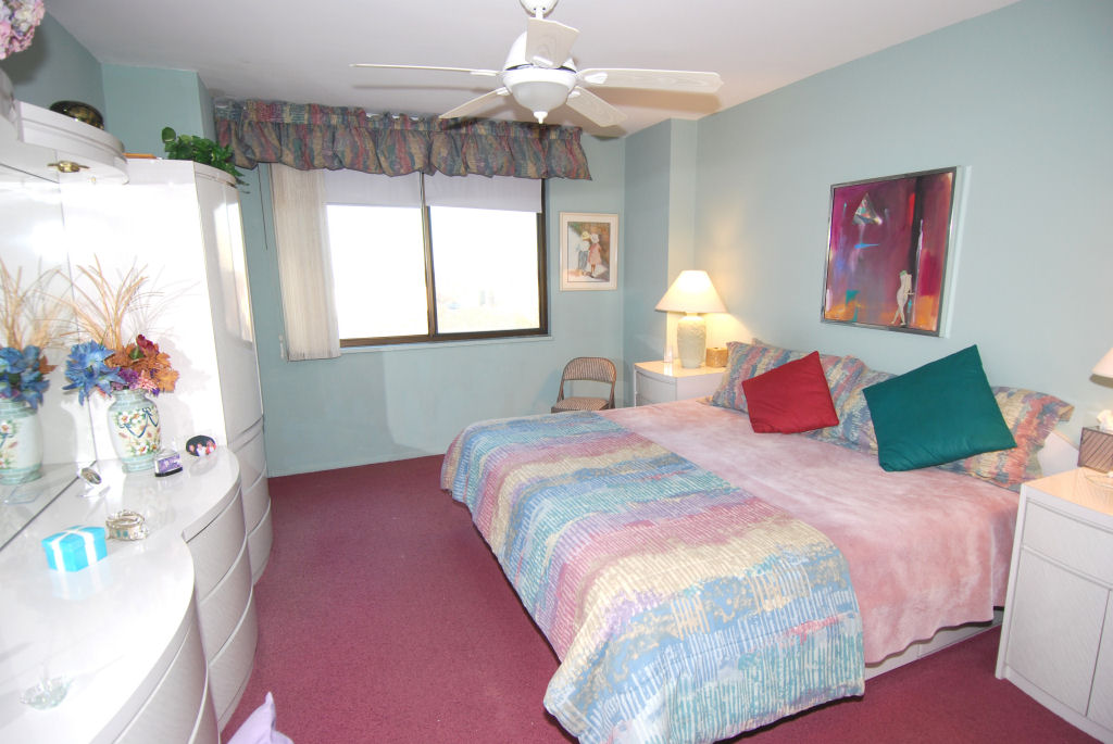 North Shore Towers 1 bedroom apt.