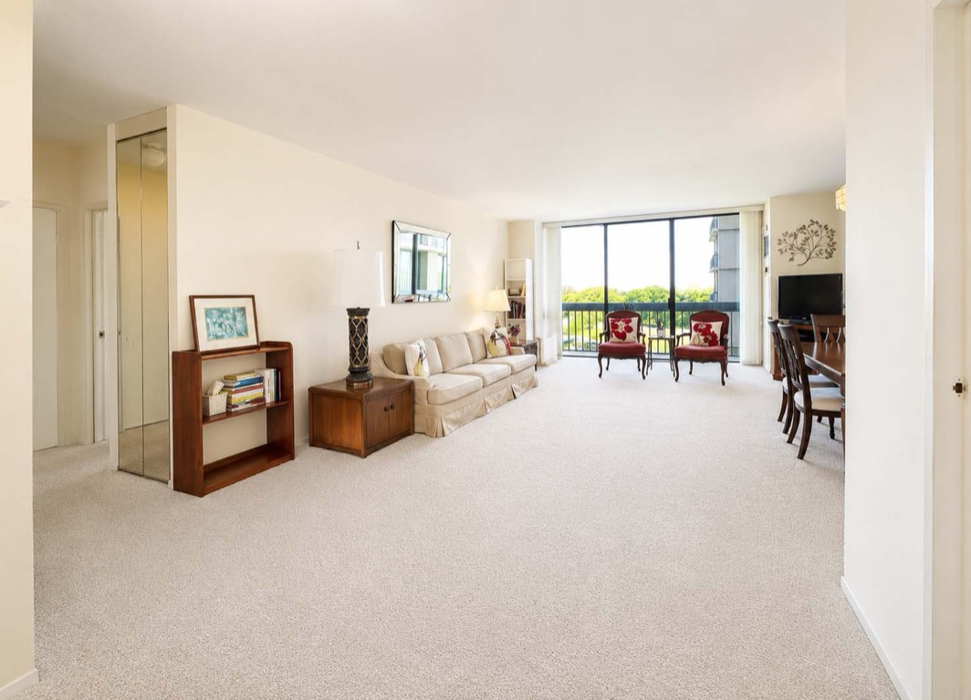 North Shore Towers Apt.