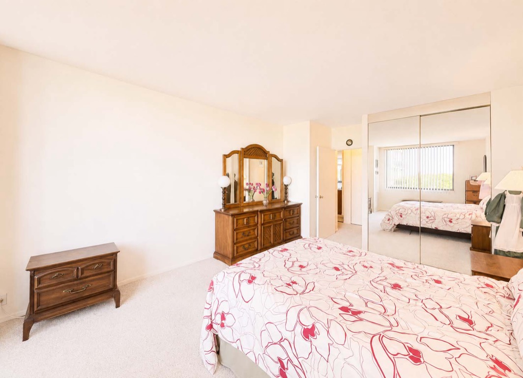North Shore Towers Apt.