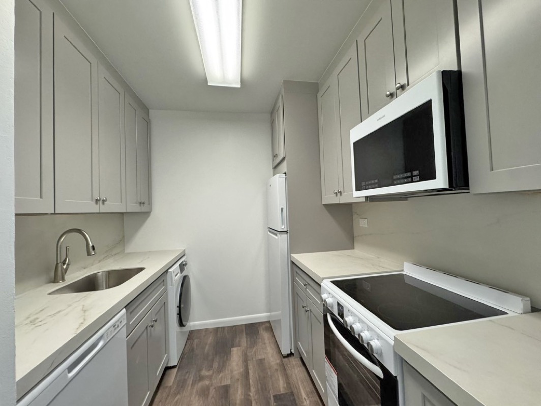 North Shore Towers Apt.