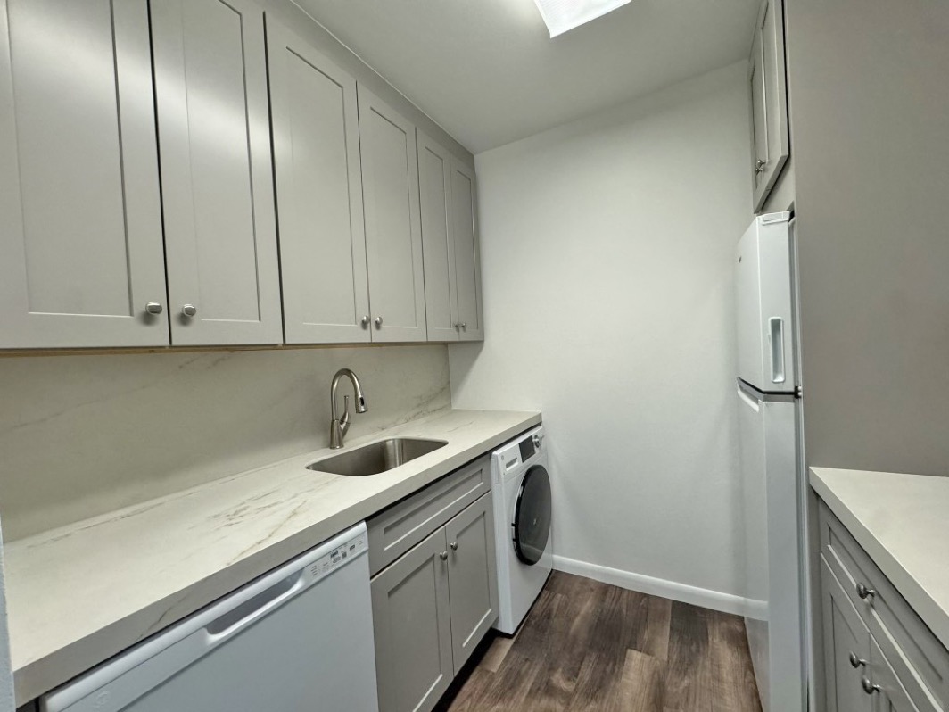 North Shore Towers Apt.