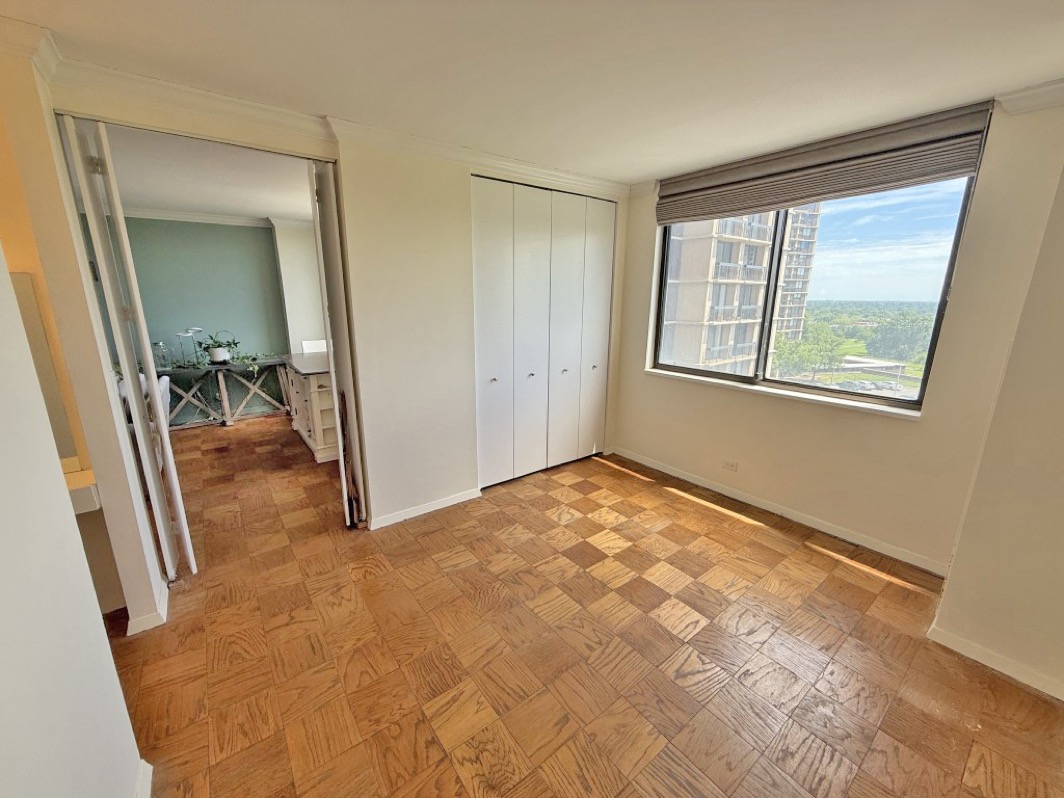 North Shore Towers Apt.
