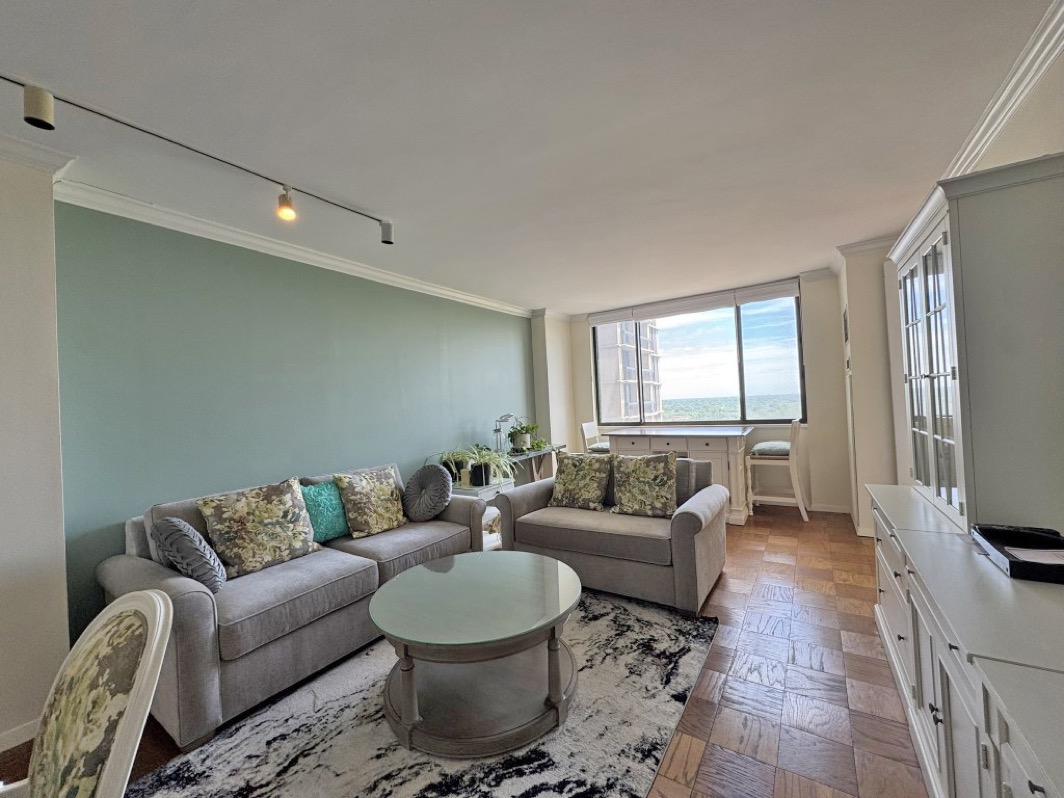 North Shore Towers Apt.
