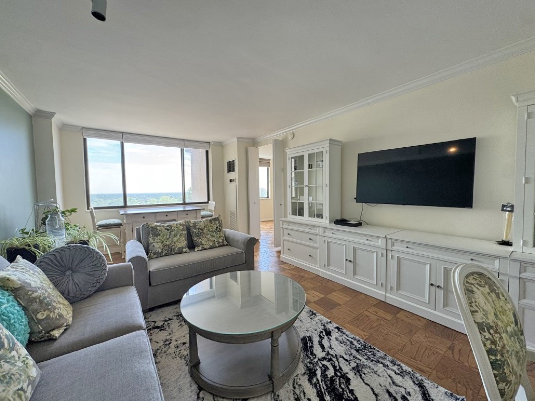 North Shore Towers Apt.