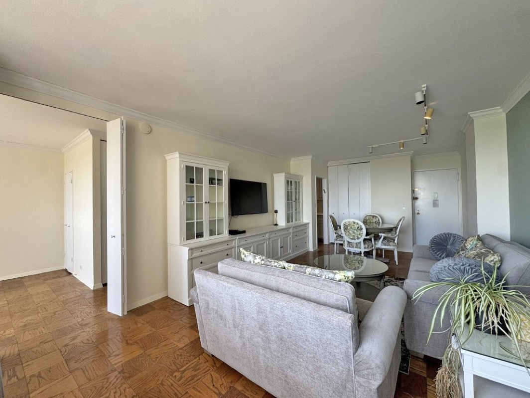 North Shore Towers Apt.