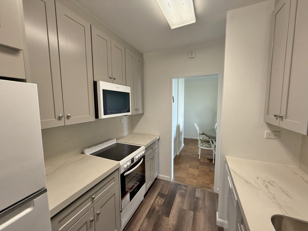 North Shore Towers Apt.