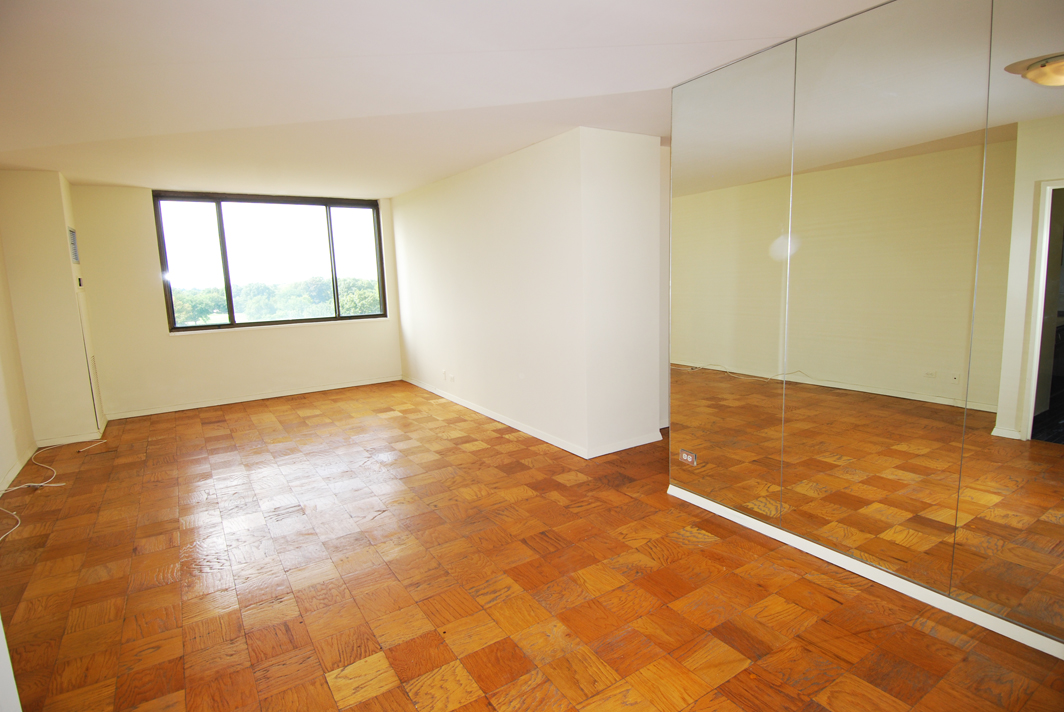 North Shore Towers 1 Bedroom Apartment