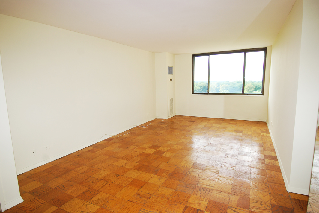 North Shore Towers 1 Bedroom Apartment