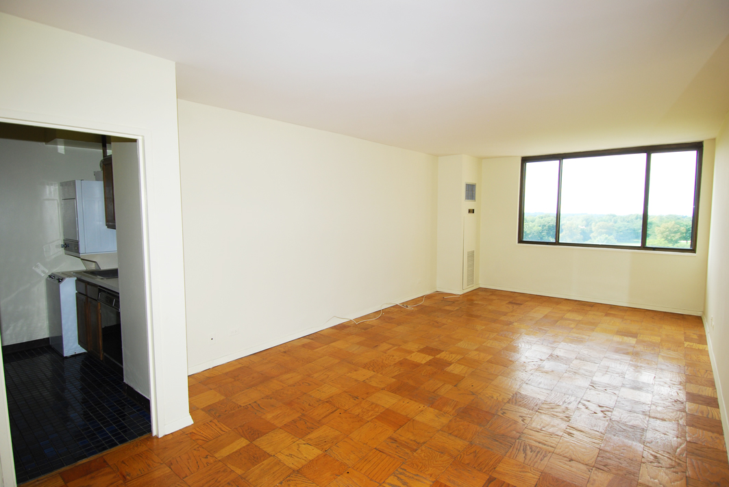 North Shore Towers 1 Bedroom Apartment