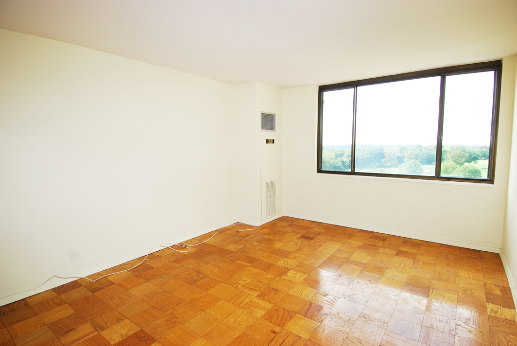 North Shore Towers 1 Bedroom Apartment