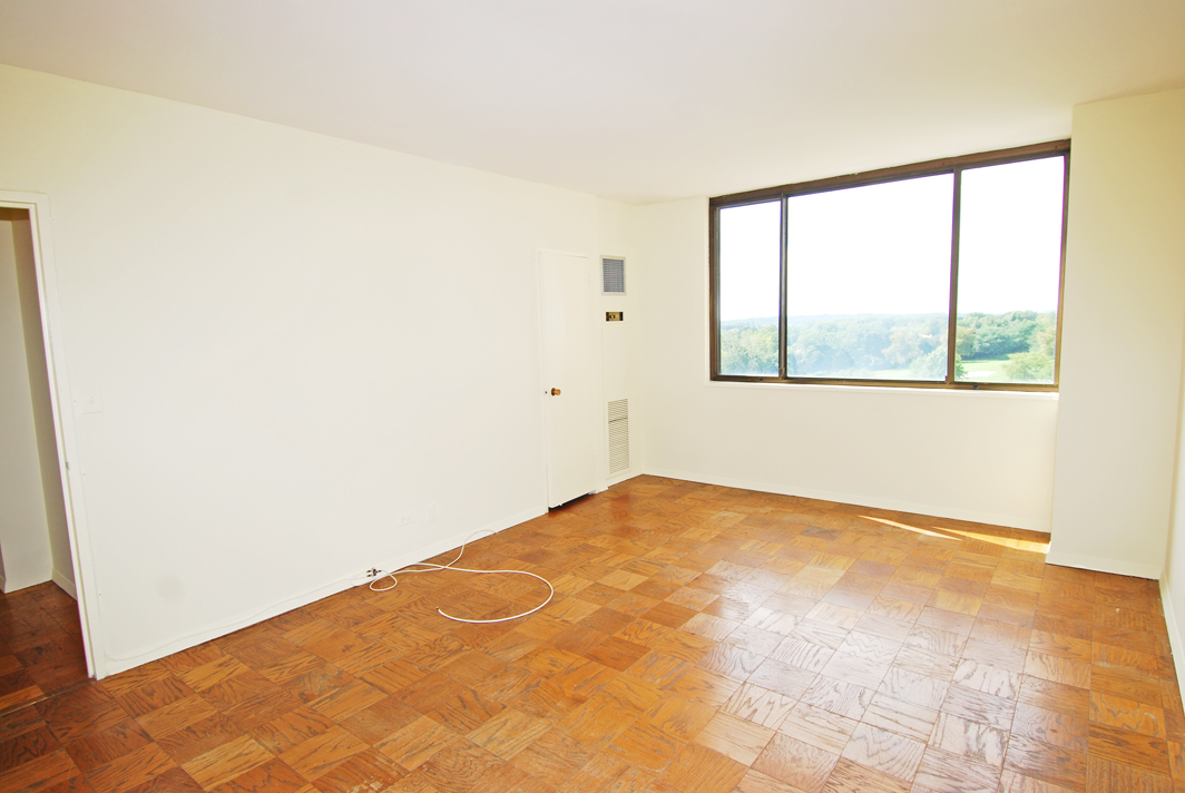 North Shore Towers 1 Bedroom Apartment