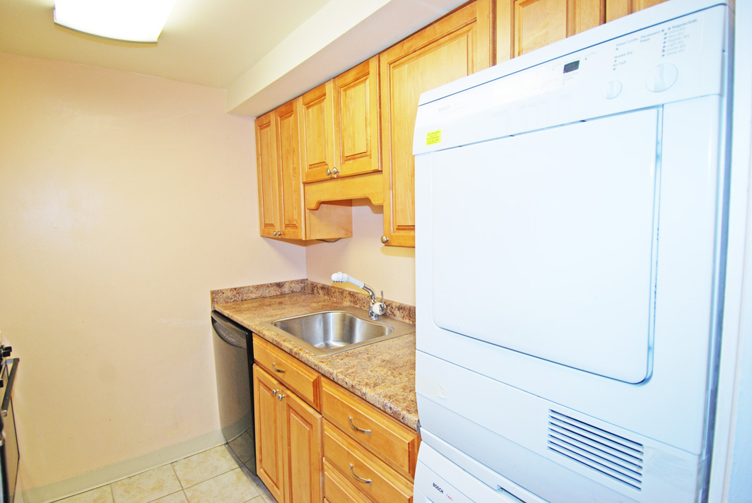 North Shore Towers 1 Bedroom Apartment