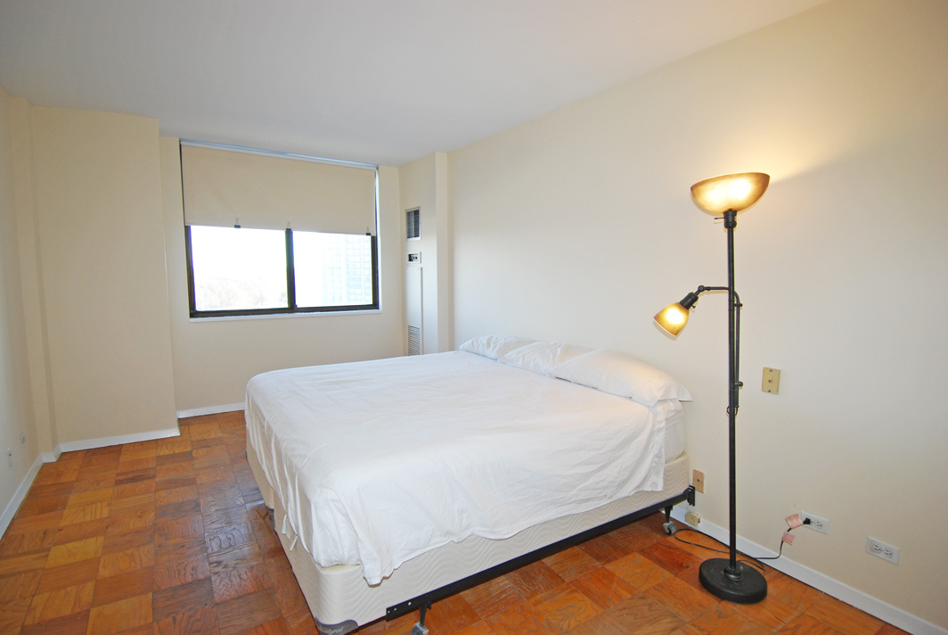 North Shore Towers 1 Bedroom Apartment