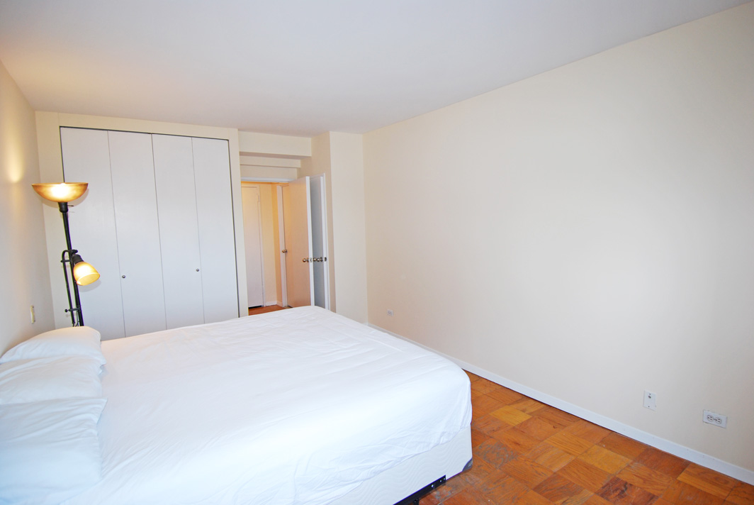 North Shore Towers 1 Bedroom Apartment