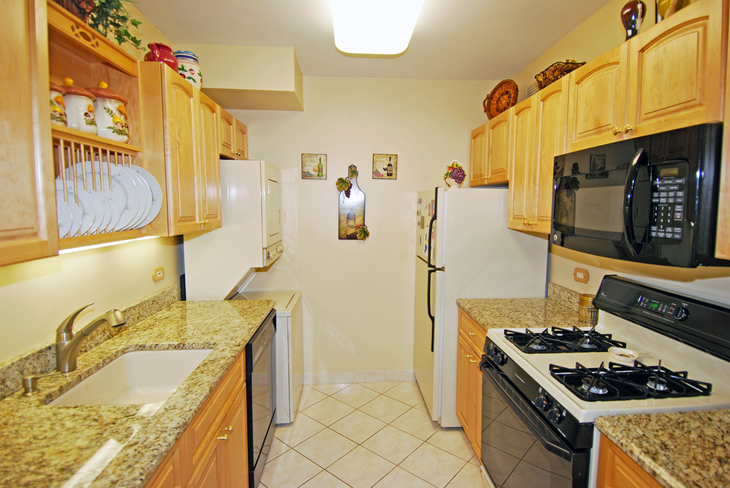 North Shore Towers 1 Bedroom Apartment