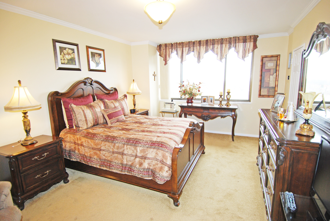 North Shore Towers 1 Bedroom Apartment