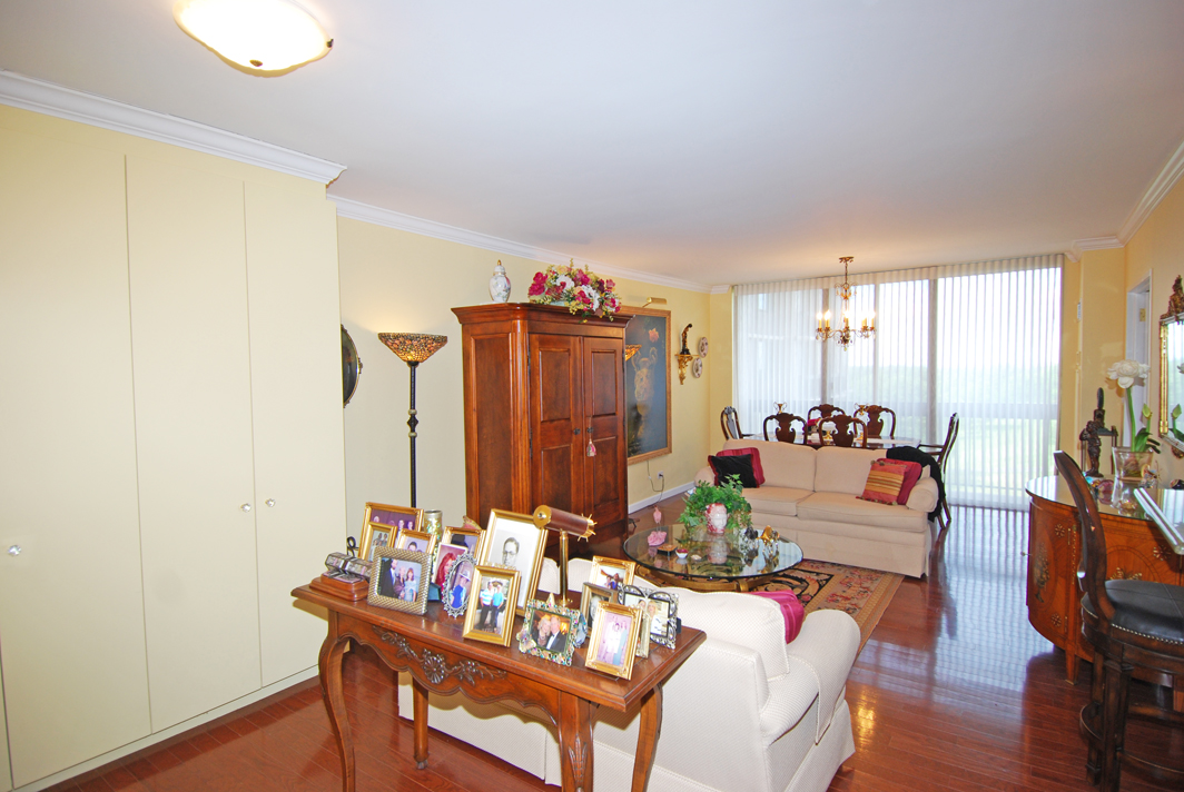 North Shore Towers Studio Apartment