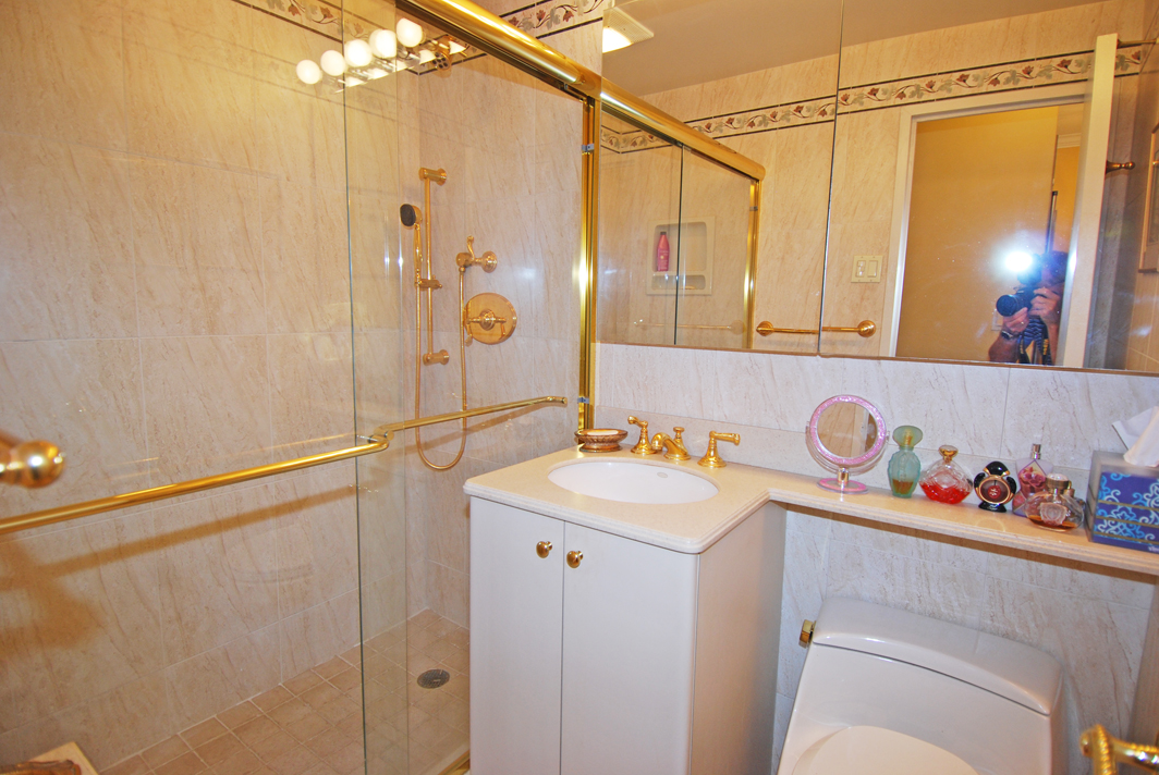 North Shore Towers Studio Apartment